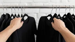 クローゼットに黒い服が多い？それが性格について示すこととは